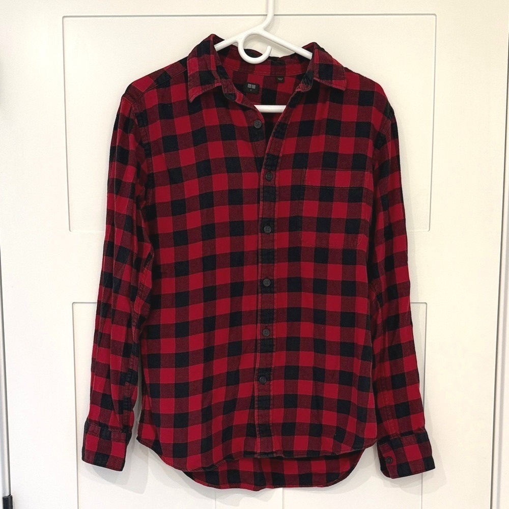 Uniqlo Classic Red & Black Plaid Men's Flannel Shirt‎